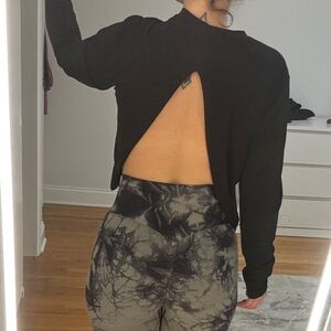 Forever 21 Black Long Sleeve Crop Top